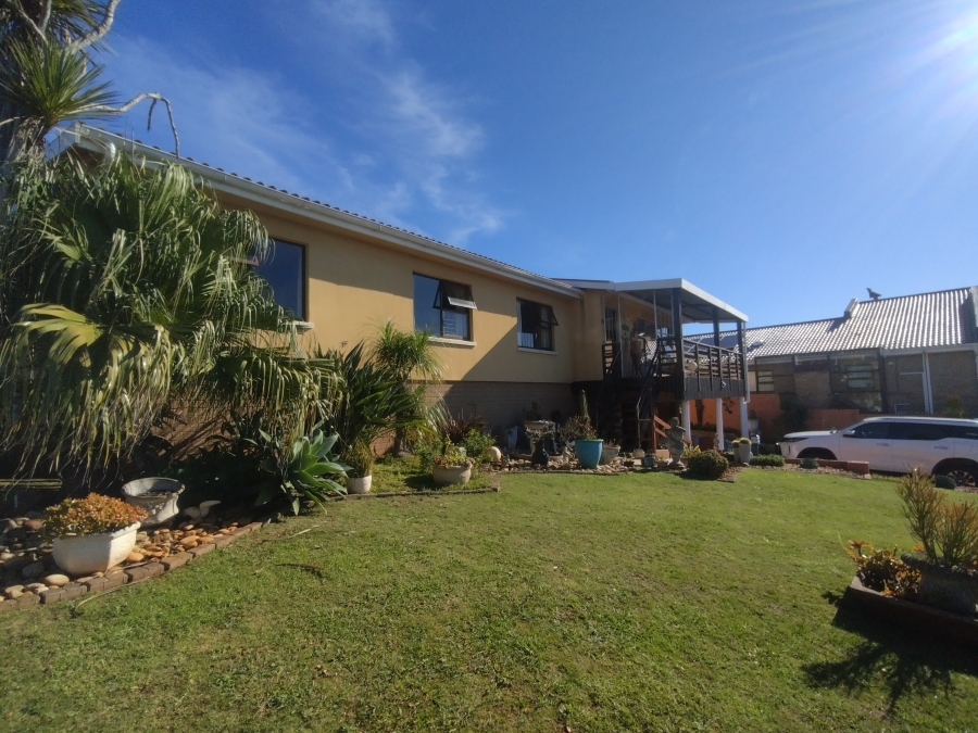 4 Bedroom Property for Sale in Noorsekloof Eastern Cape